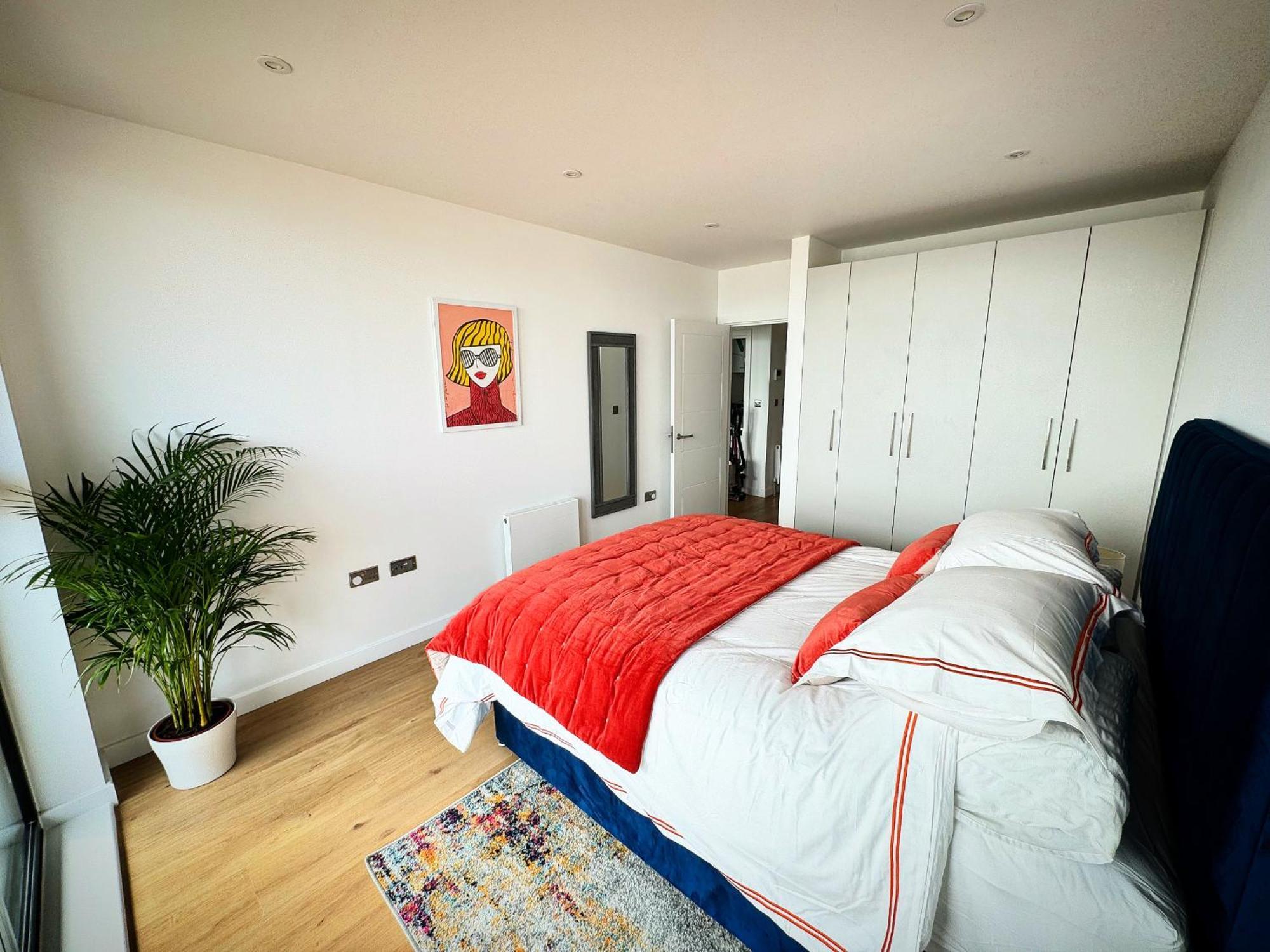 Stunning Beach Front Apartment With Sea Views, Free Parking & Balcony Ramsgate Exterior photo